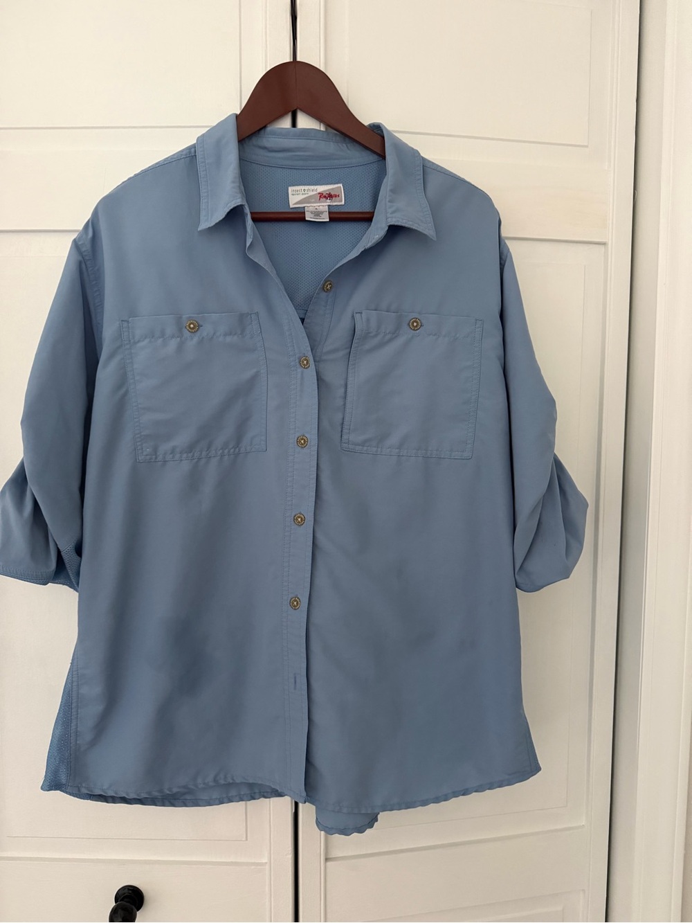 Men's Casual Light Blue Button-Down Shirt with Chest Pockets